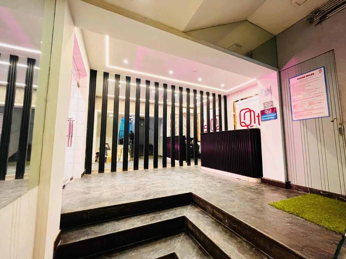 Hotel At Residency Kaushambi Couple Friendly กาเซียบัด ภายนอก รูปภาพ