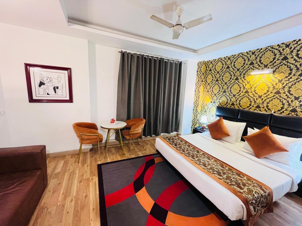 Hotel At Residency Kaushambi Couple Friendly กาเซียบัด ภายนอก รูปภาพ